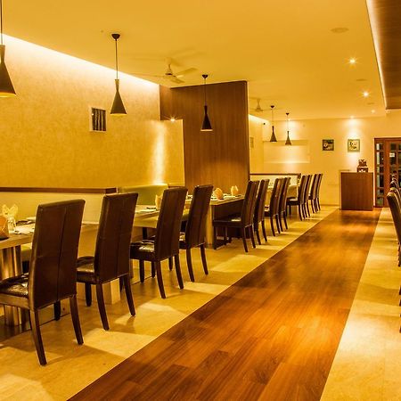 Gayathri Hotels Tiruppur Eksteriør billede