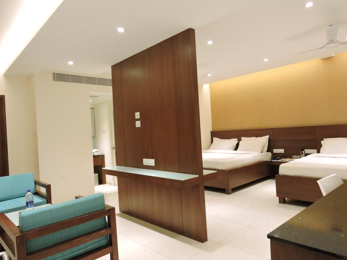 Gayathri Hotels Tiruppur Eksteriør billede