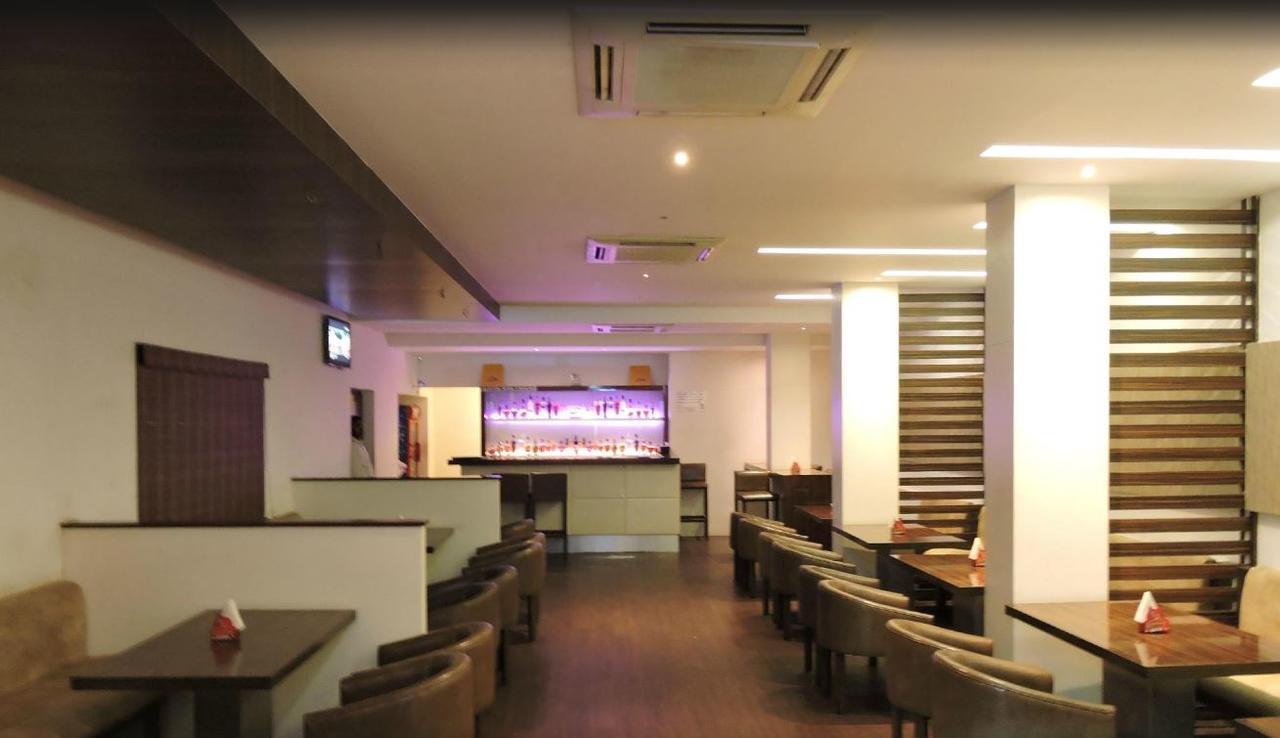 Gayathri Hotels Tiruppur Eksteriør billede