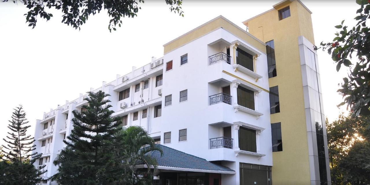 Gayathri Hotels Tiruppur Eksteriør billede