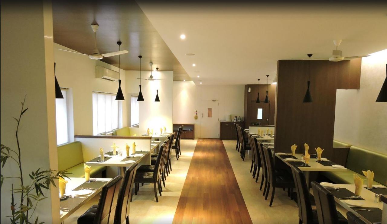 Gayathri Hotels Tiruppur Eksteriør billede