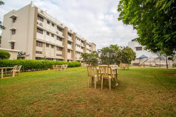 Gayathri Hotels Tiruppur Eksteriør billede