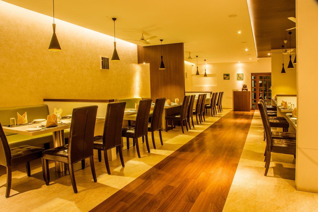 Gayathri Hotels Tiruppur Eksteriør billede